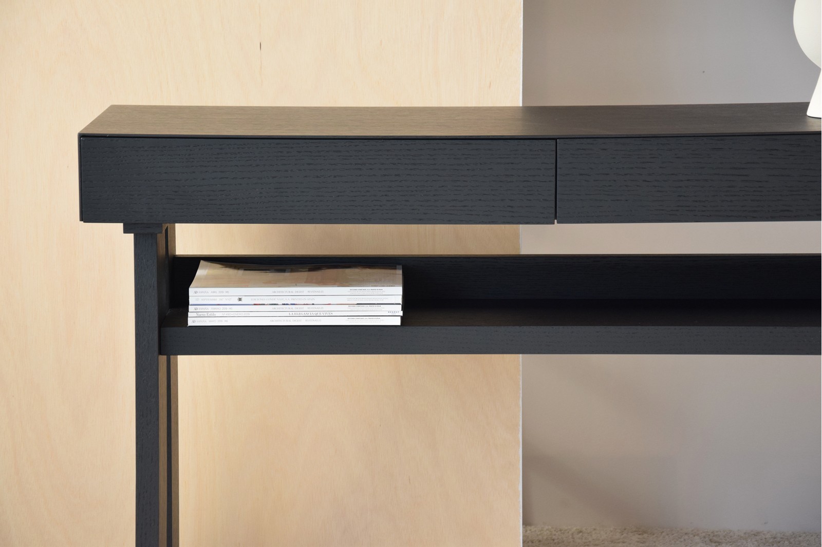 Consola en roble negro mate